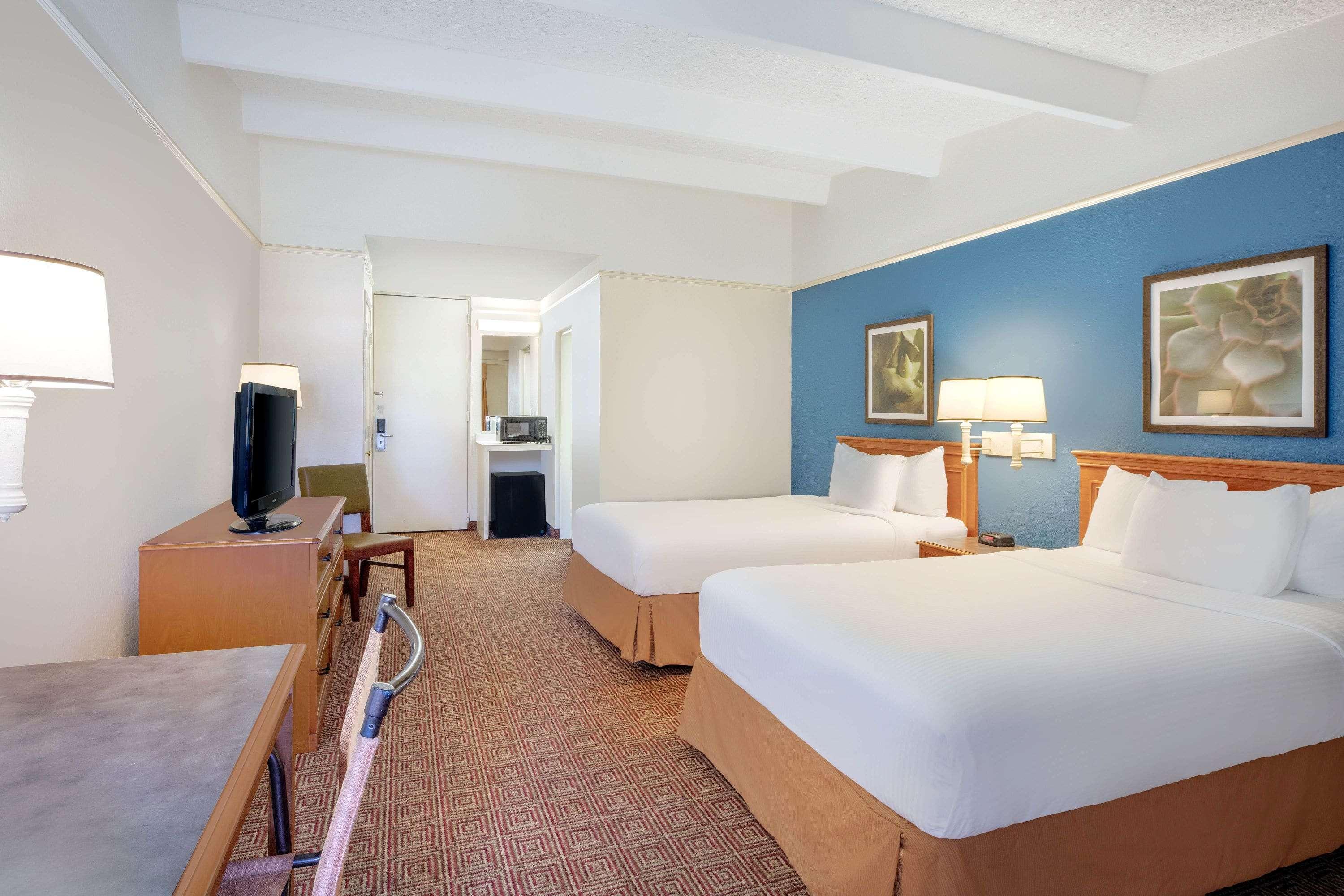 Baymont By Wyndham Daytona Beach - Intl Speedway Buitenkant foto