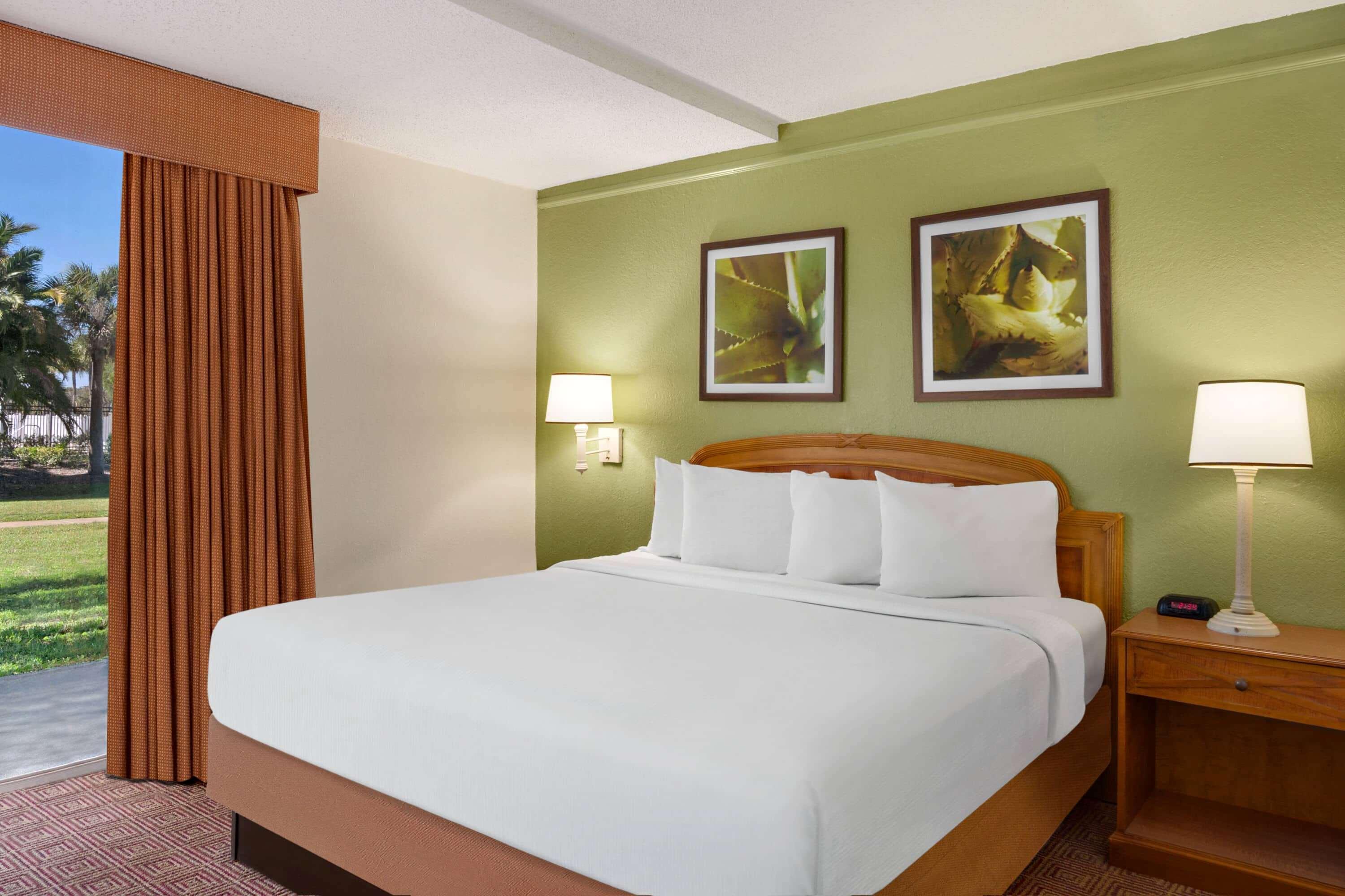Baymont By Wyndham Daytona Beach - Intl Speedway Buitenkant foto