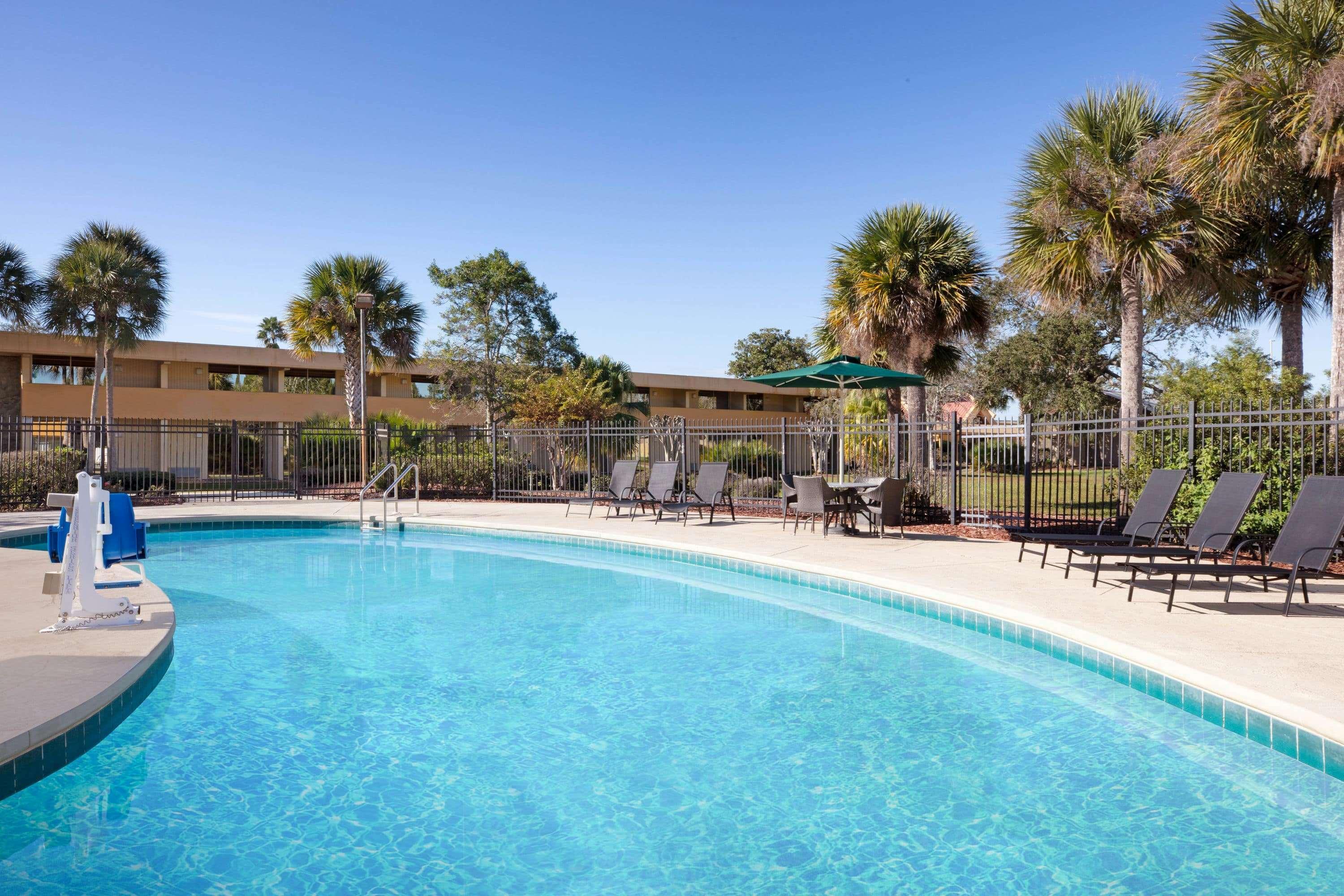 Baymont By Wyndham Daytona Beach - Intl Speedway Buitenkant foto