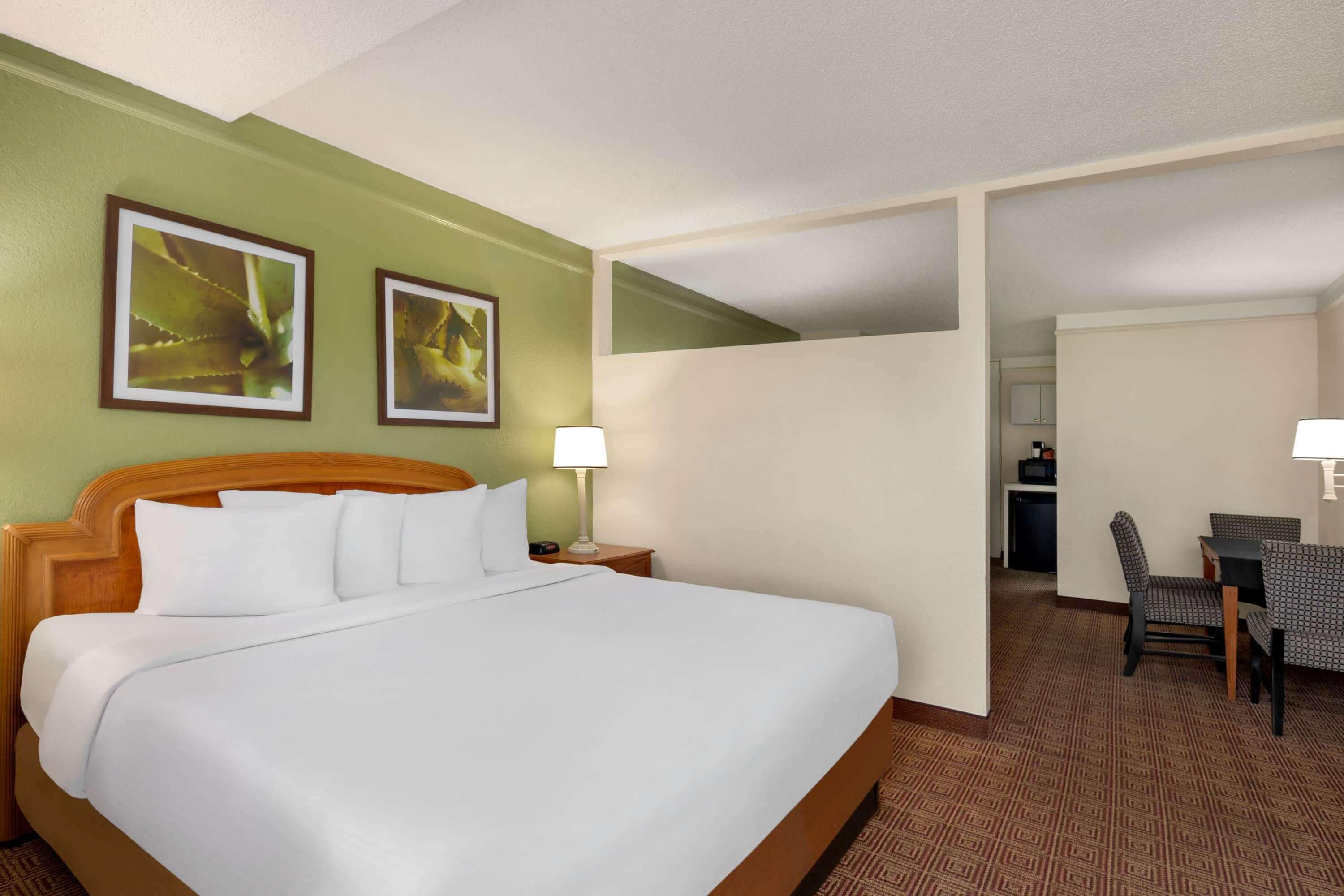 Baymont By Wyndham Daytona Beach - Intl Speedway Buitenkant foto