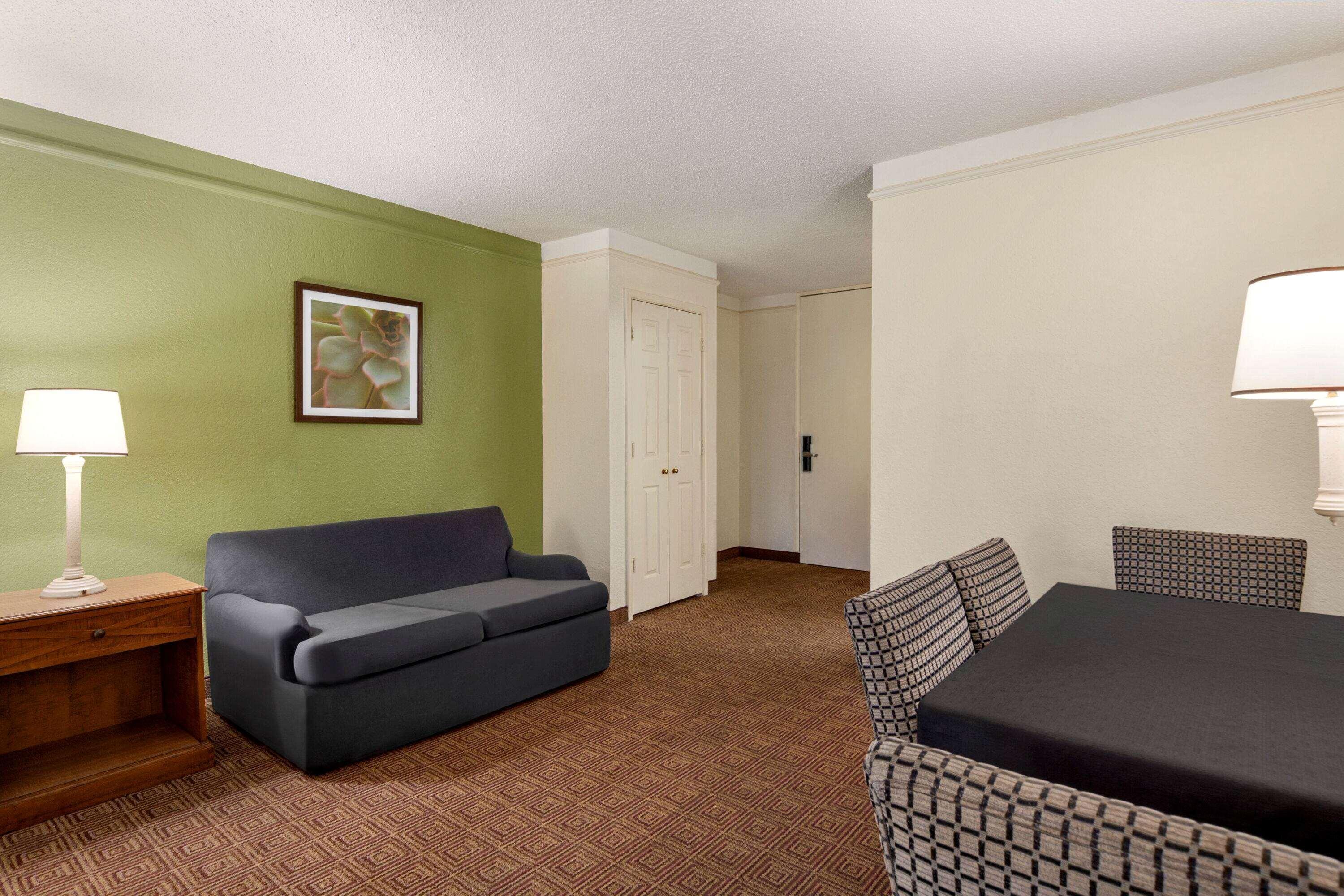 Baymont By Wyndham Daytona Beach - Intl Speedway Buitenkant foto