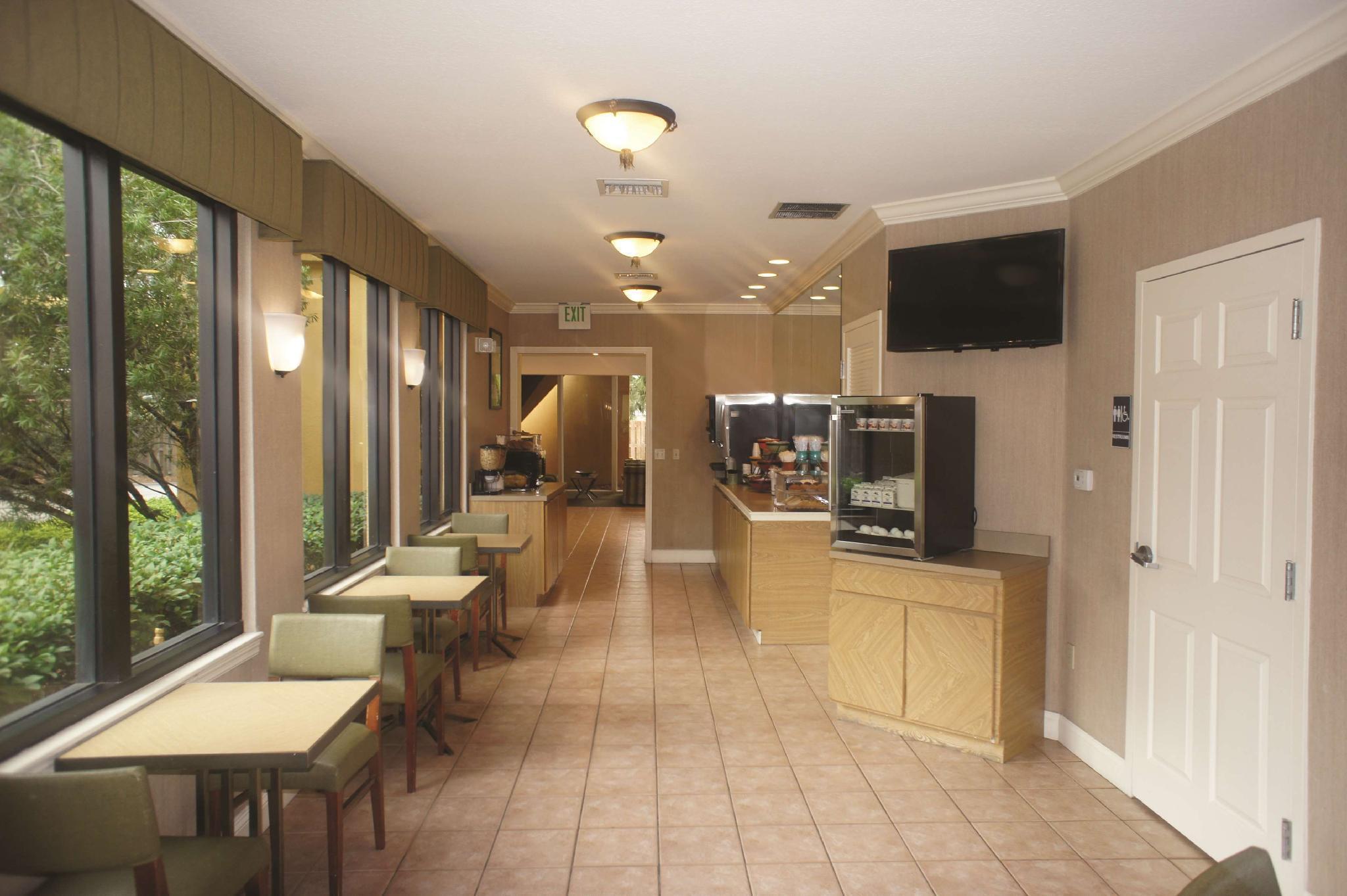 Baymont By Wyndham Daytona Beach - Intl Speedway Buitenkant foto