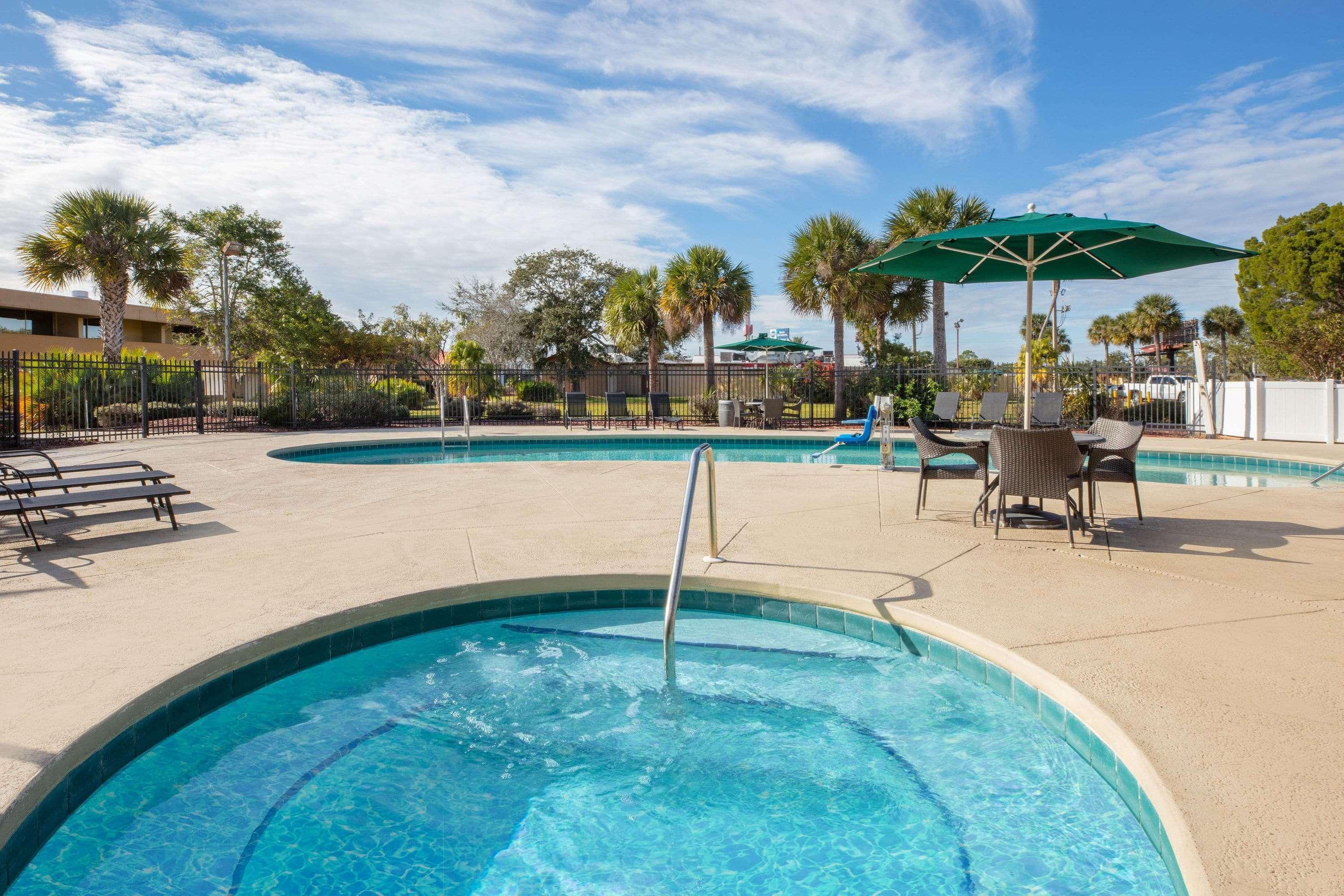 Baymont By Wyndham Daytona Beach - Intl Speedway Buitenkant foto